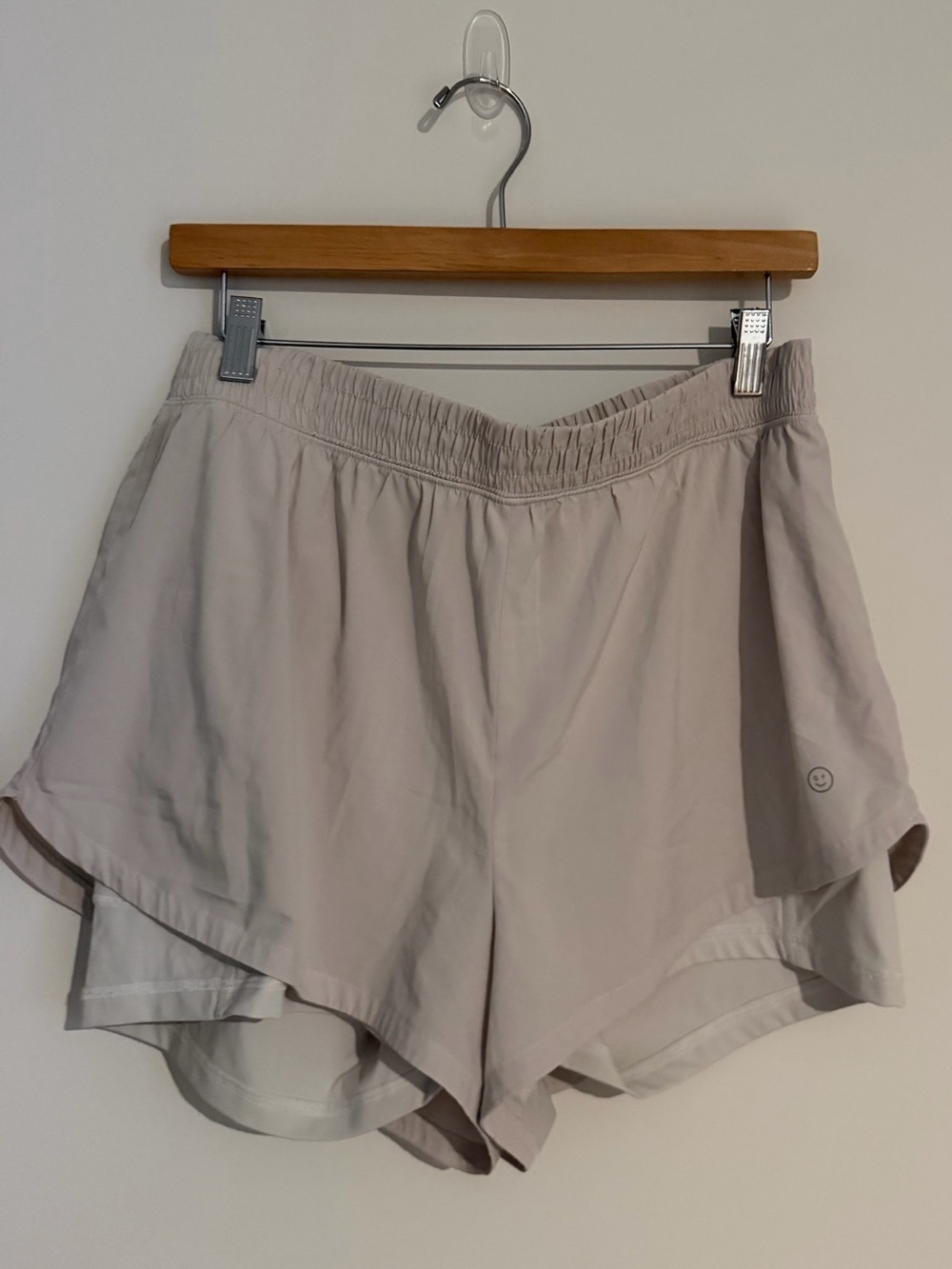 Gilly Hicks Light Beige Athletic Shorts Women’s XL